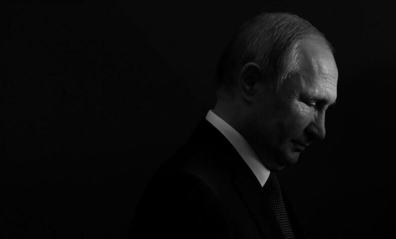 Putin muzdluları gözdən salma cəzasını sərtləşdirən qanunu imzalayıb